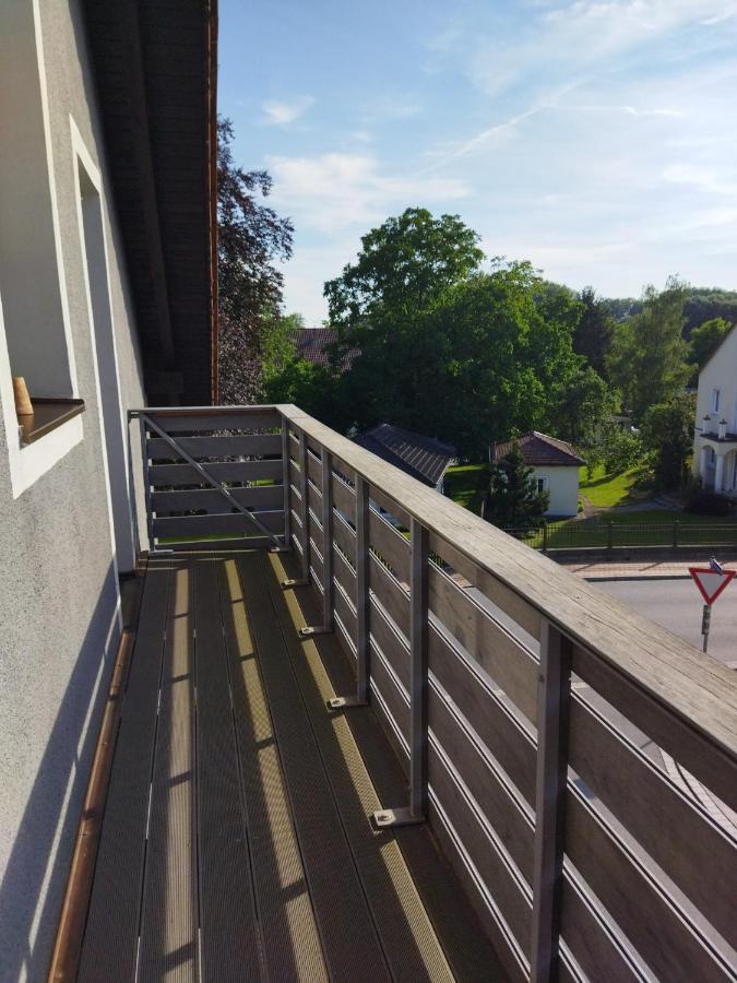 Aussergewoehnliche Atelierferienwohnung Mit Balkon An Der Donau Winzer Exterior foto